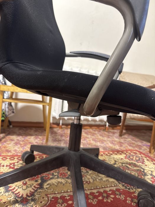 Кресло офисное (рабочее)