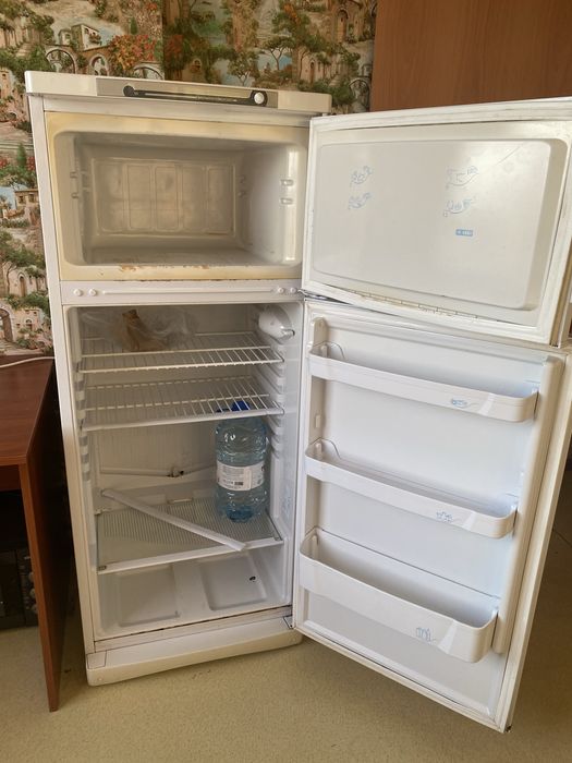 Продам холодильник индезит
