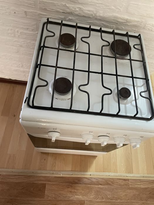 Продам газовую плиту