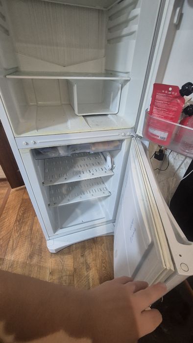 Продам холодильник