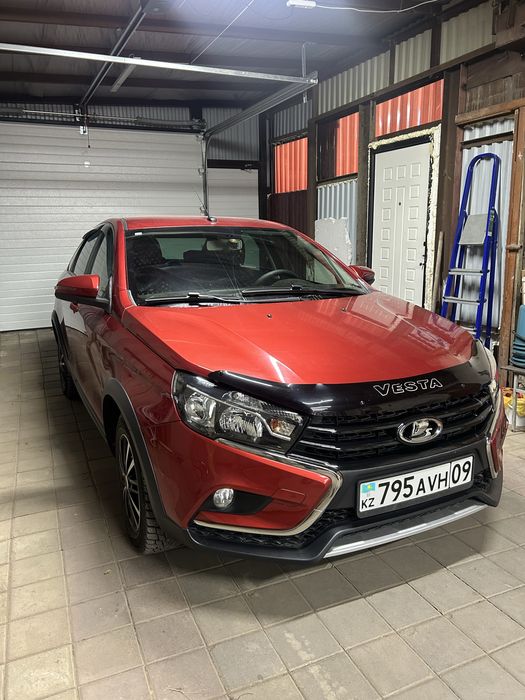 Продам Весту кросс