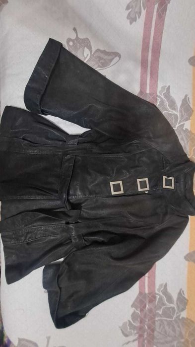 Куртка замшевая современная.