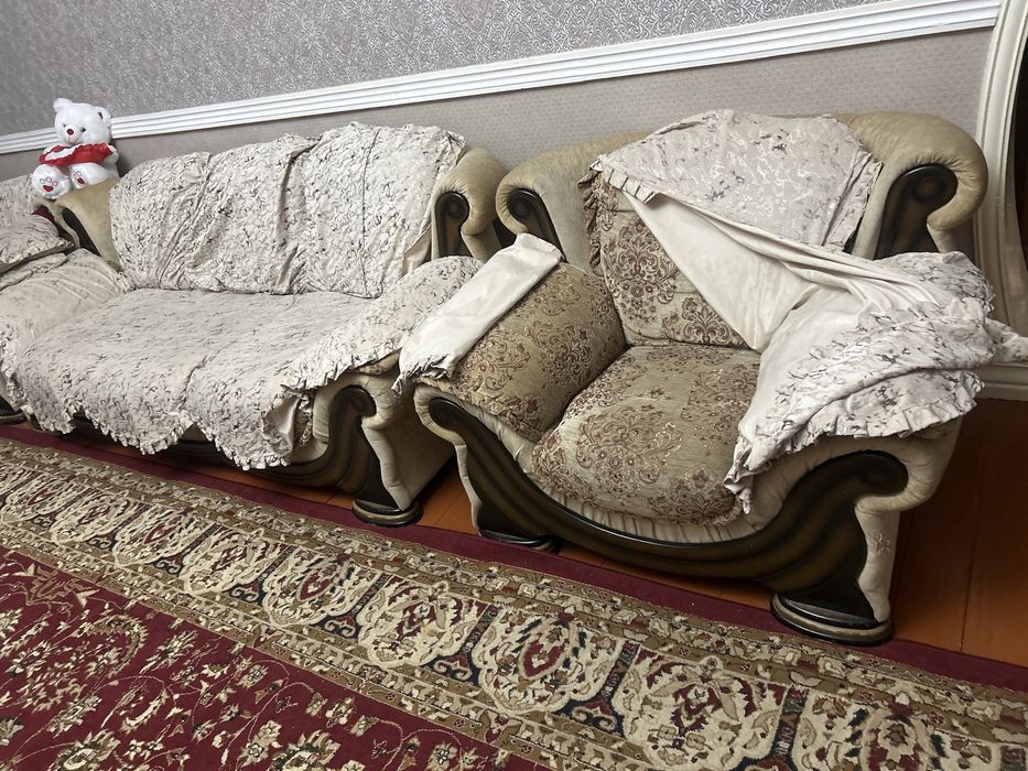 Диван с креслами