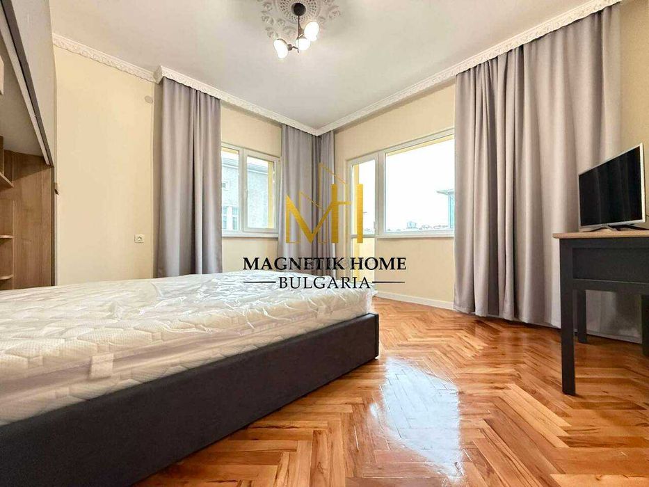 Дава се под наем Тристаен апартамент в Бургас, Център - 85 кв.м за 612 € - Снимка #1