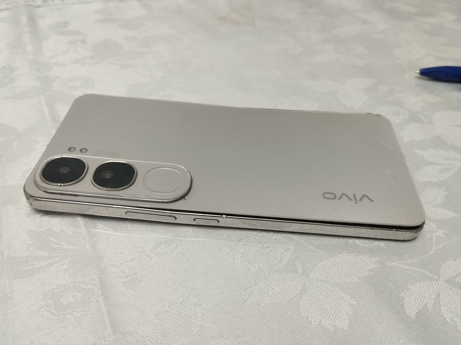 Vivo v40 lite экран