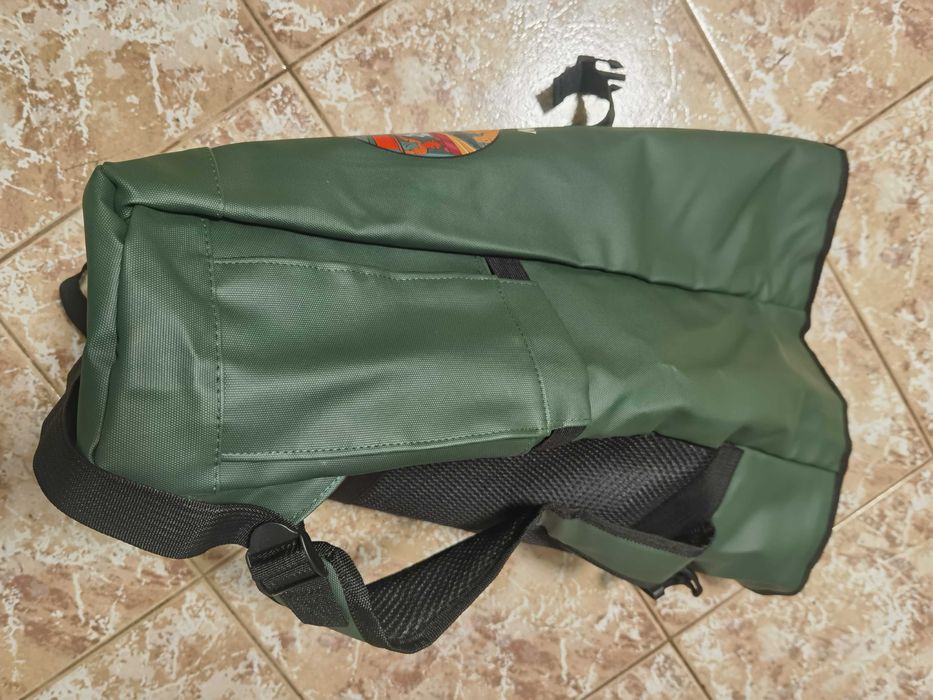 Продавам нова, водоустойчива раница JAMESON