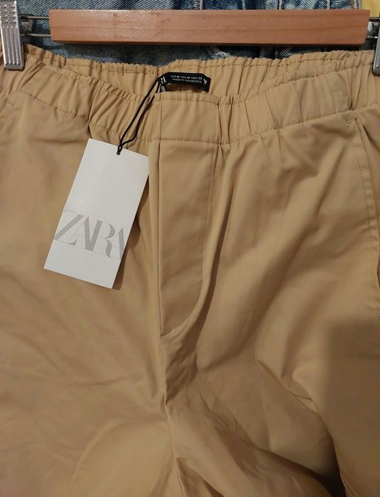 Pantaloni cargo Zara