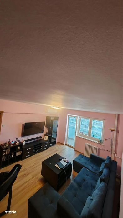 Apartament 3 camere – Central, Zăvoi | Renovat | Vedere panoramică
