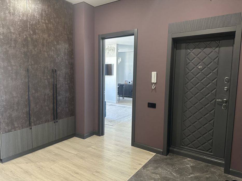 Продам 4 комн в центре столицы
