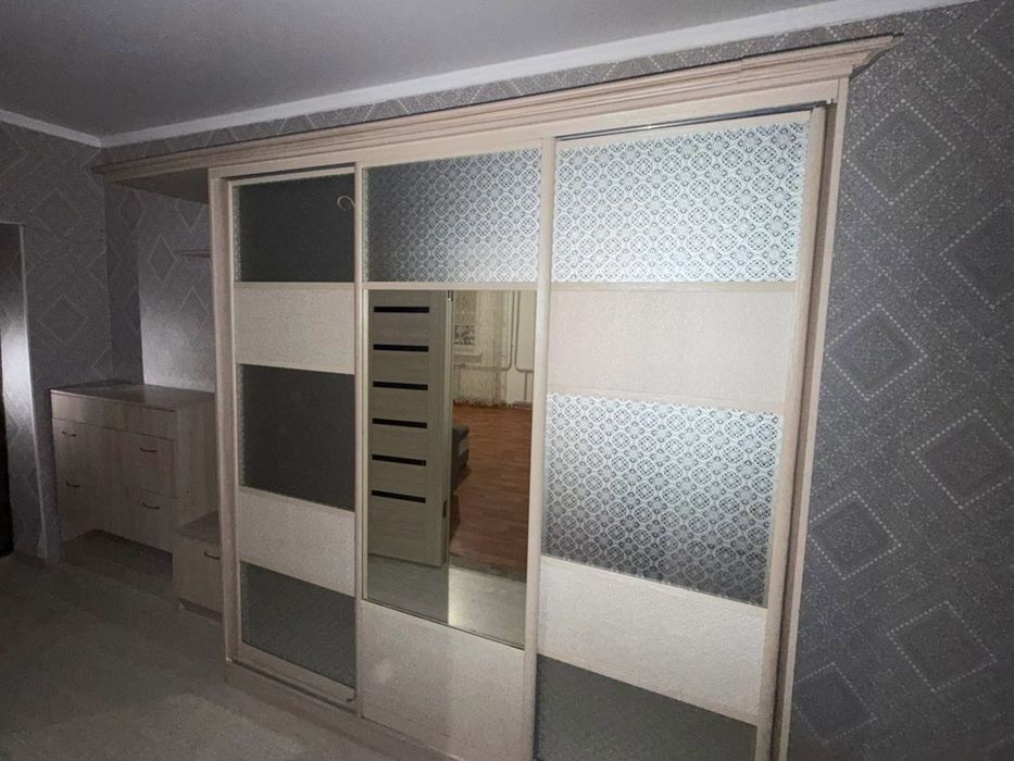 Продам шкаф прихожую