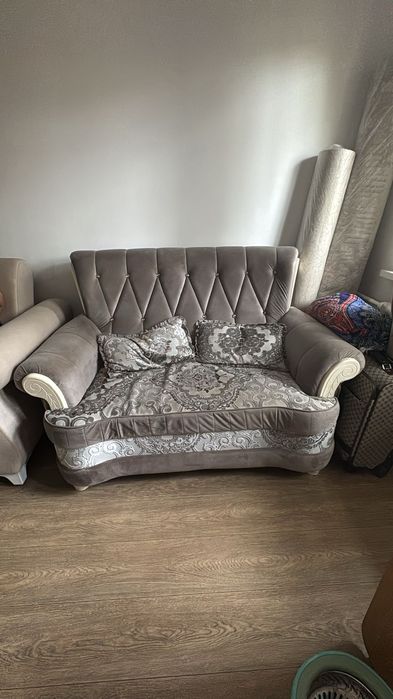 Продам диван двухместный б/у