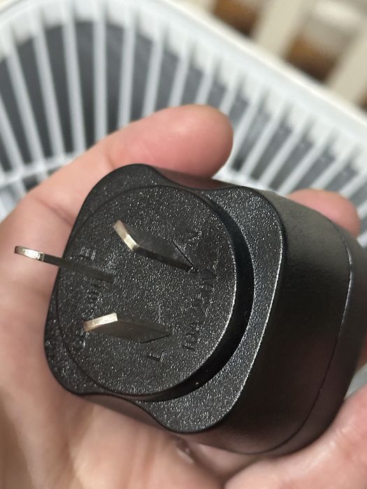 Адаптер на трёхштеккерную розетку для евро вилки.