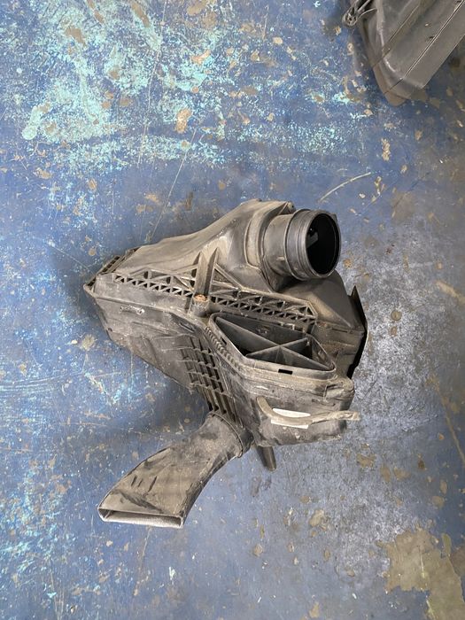 Carcasa filtru aer audi a4 b8 audi a5 2.0tdi caga caha cjc cgl