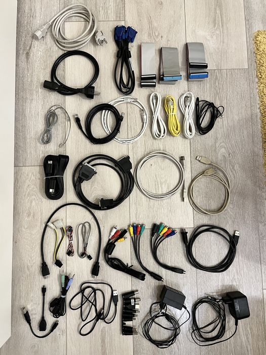 Lot cabluri PC, audio, video, alimentare - VGA, USB, RCA, adaptoare