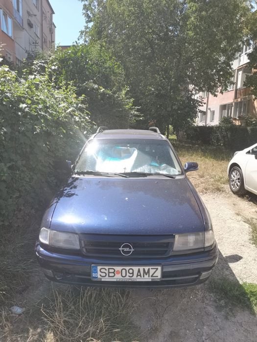 Vand Opel Astra F 1.6 benzina