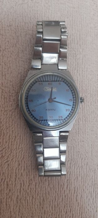 Наручные часы слава кварц.