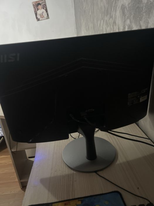 Monitor curbat garantie negasita