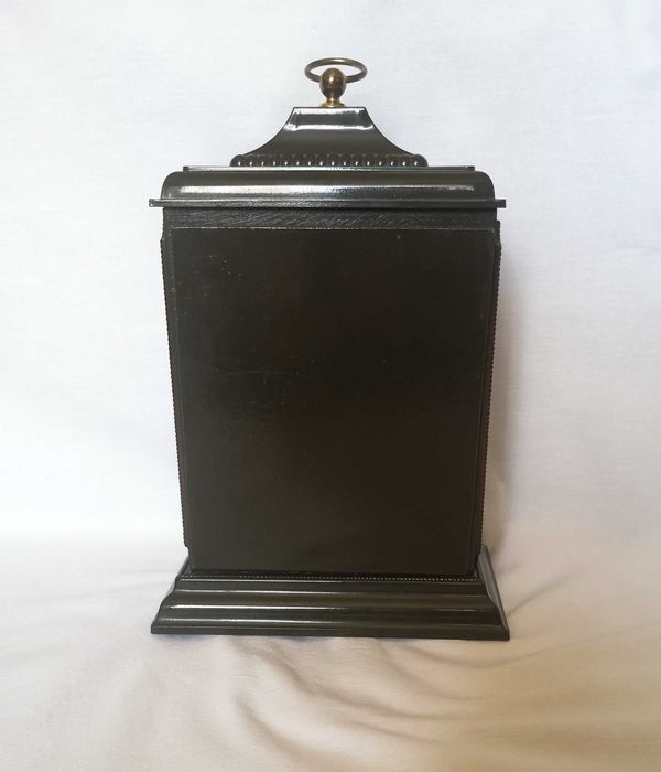 Часы кварцевые. Янтарь. Эпоха СССР