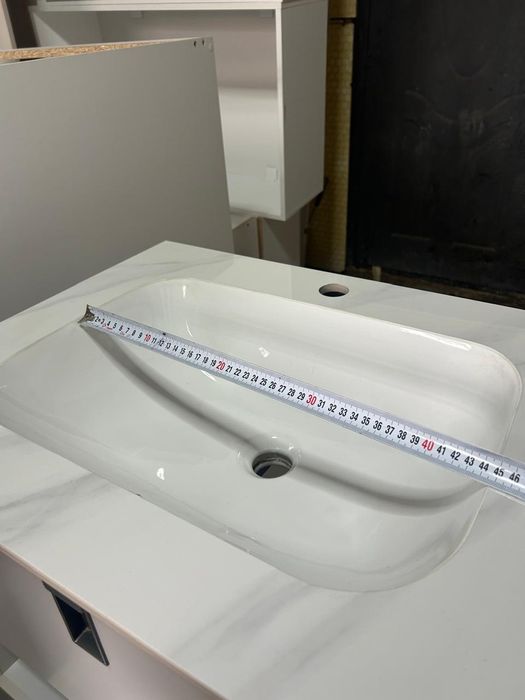 Тумба с раквиной