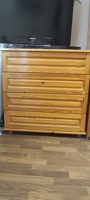 Масивен скрин с чекмеджета