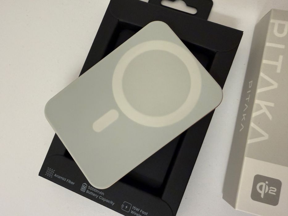 Vand baterie externa Pitaka Sunset, ca noua, pentru iPhone MagSafe