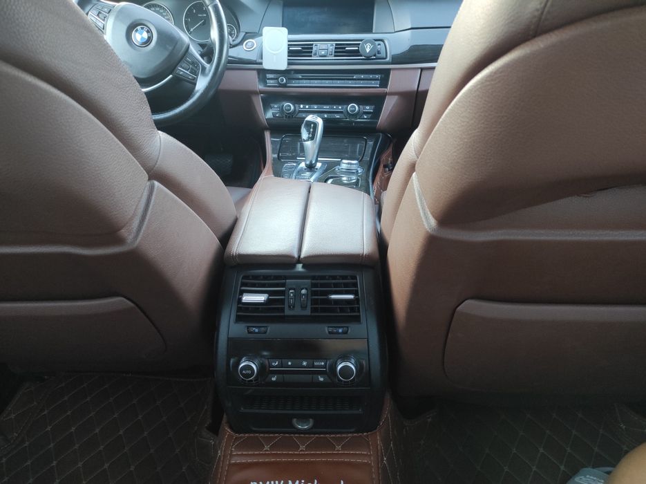BMW 5 Series 2011 — imagine 5