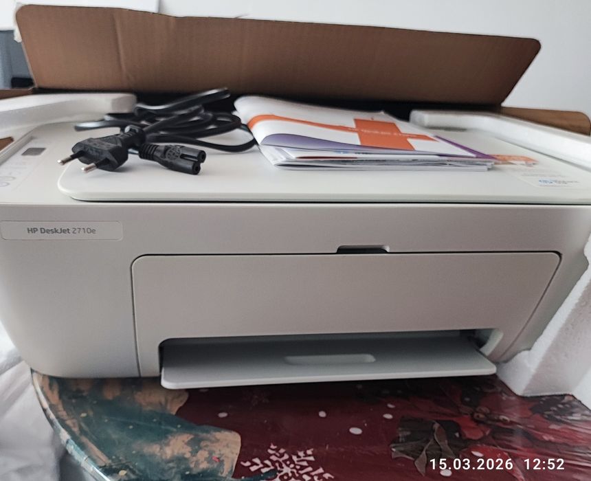 Принтер и Скенер 3in1 HP Desk Jet 2710e