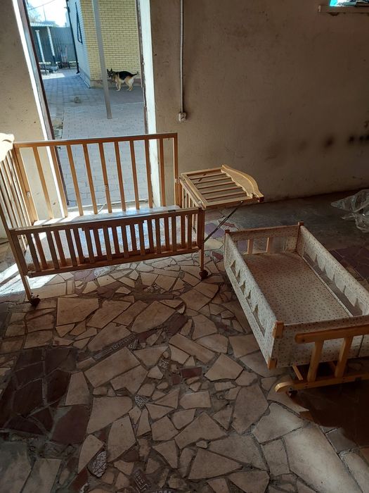 Продам детскую кроватку