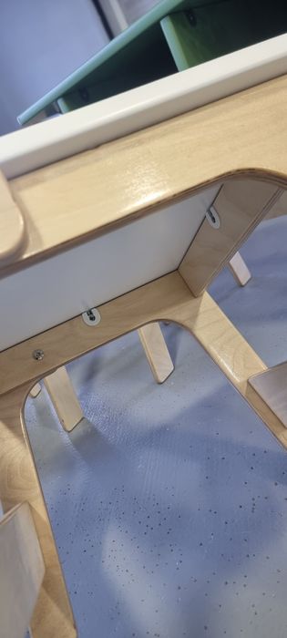 Bolalar parta va stuli