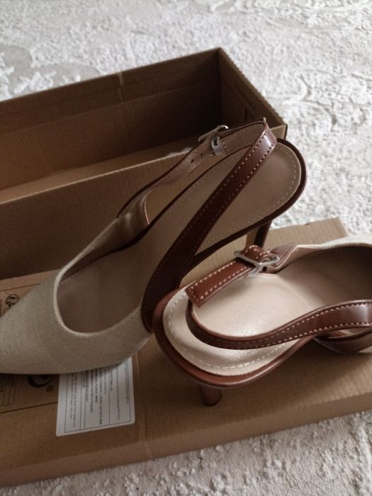 Продам босоножки на каблуке