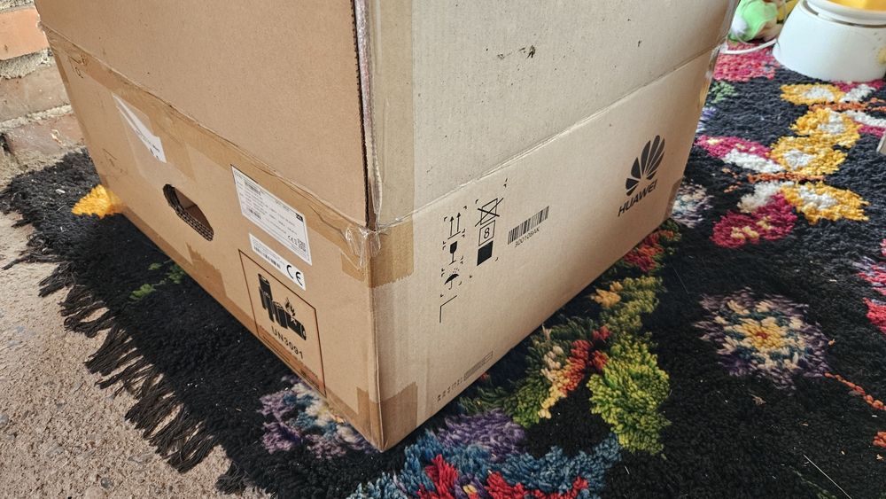 Соларен трифазен инвертор HUAWEI SUN2000-8KTL-M1 + подарък