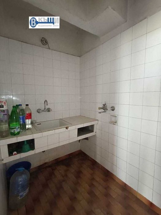 Тристаен тухлен апартамент в кв. Бузлуджа