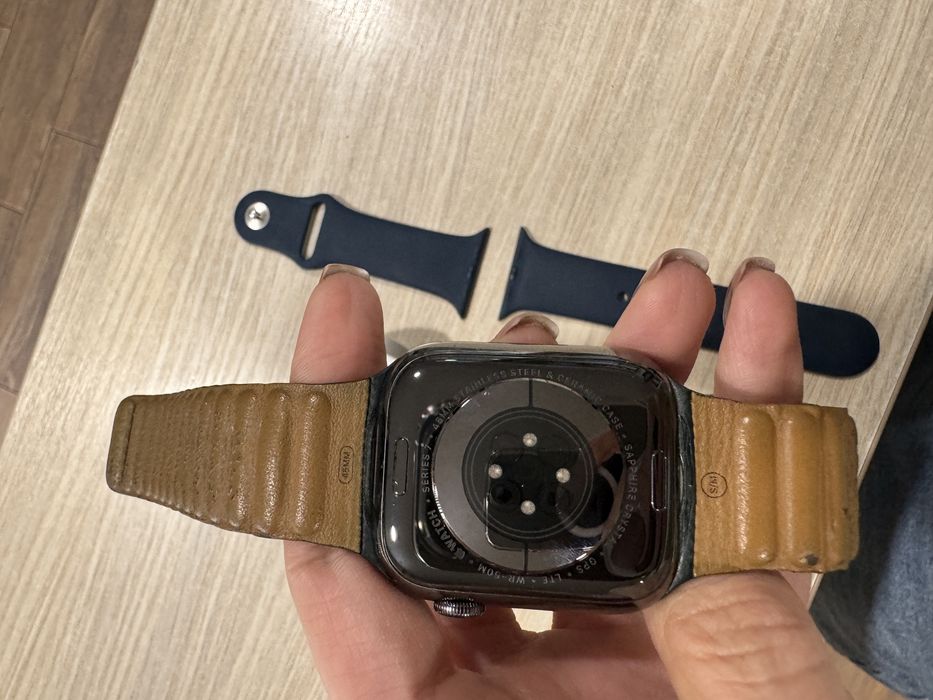 APPLE Watch Series 7, GPS + Cellular, 45mm Midnight Aluminium Case!