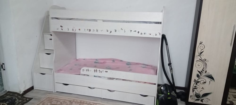 Продам двухярусный кровать