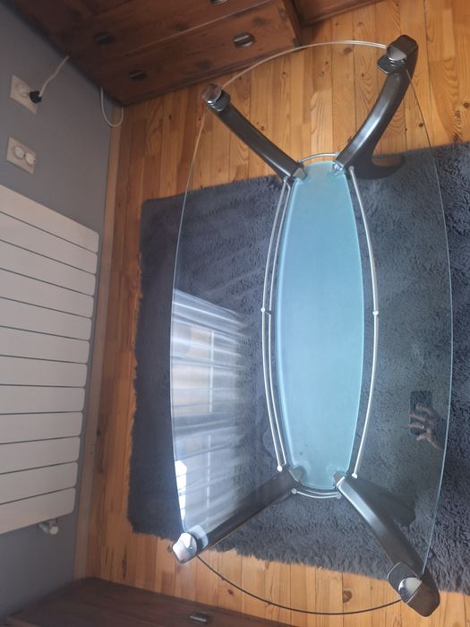 Стъклена холна маса