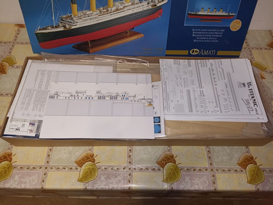 RMS TITANIC масштаб 1:250, сборна модель из дерева