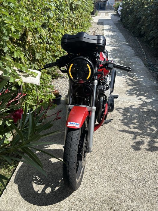 Motocicleta Yamaha XJ600 51j Cafe Racer