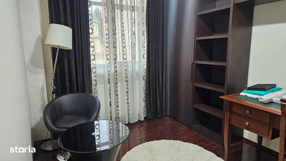 Apartament 4 camere Cetate