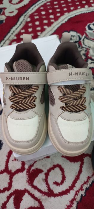 Детские кроссовки