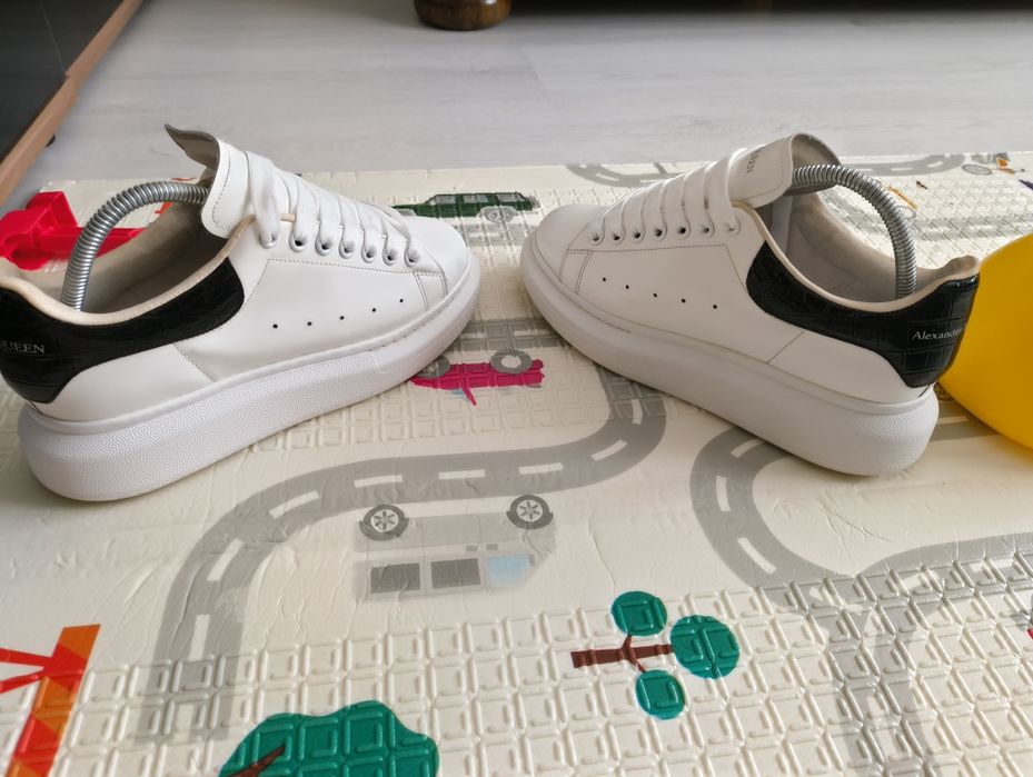 Alexander McQueen 40