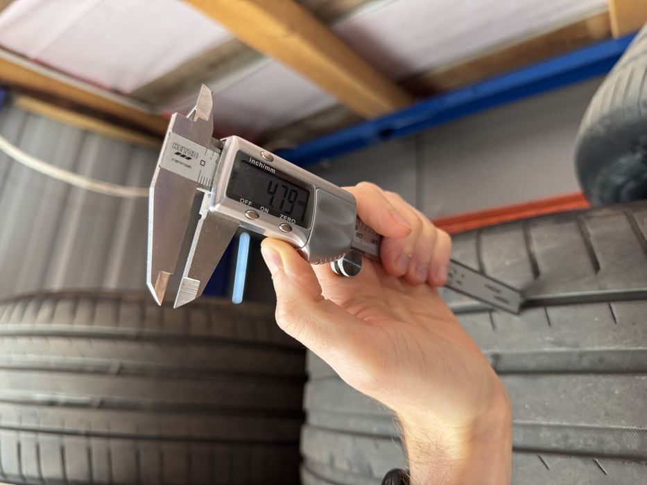 Vand 3 anvelope pilot sport 4 suv 255/55R19