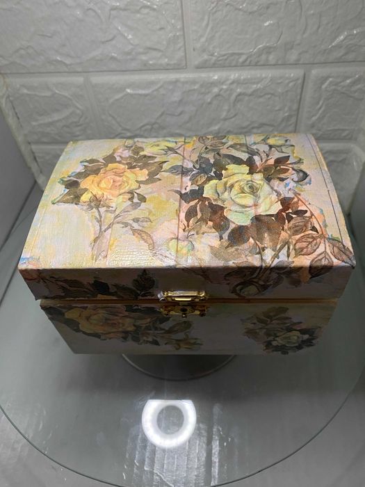 Кутия за бижута  рози