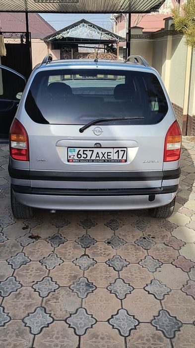 Опель Зафира 2000 год