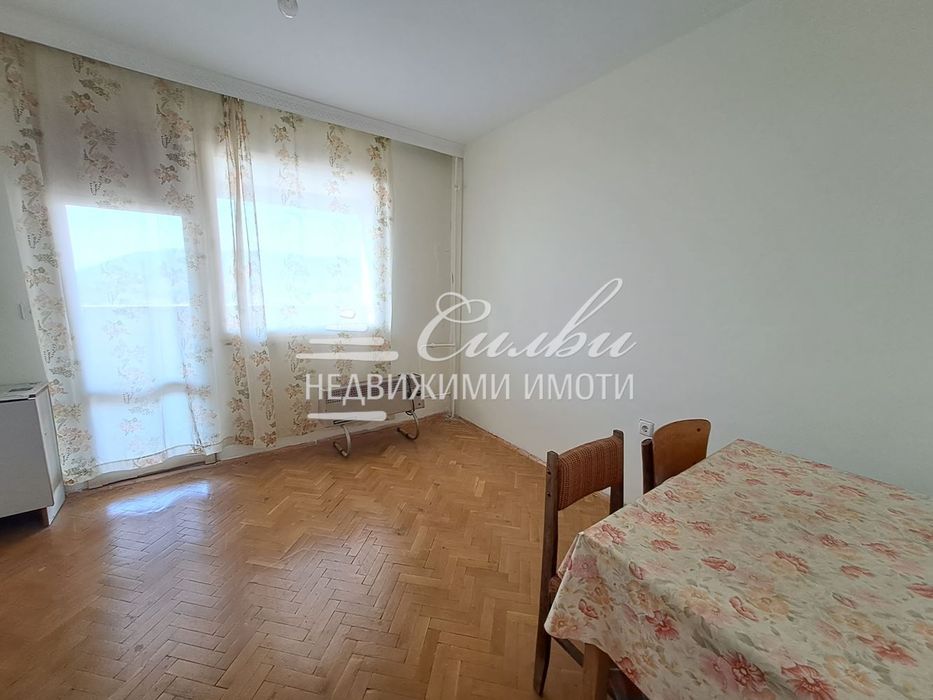 Продава се Четиристаен апартамент в Шумен, Еверест - 105 кв.м за 602 €/кв.м - Снимка #4