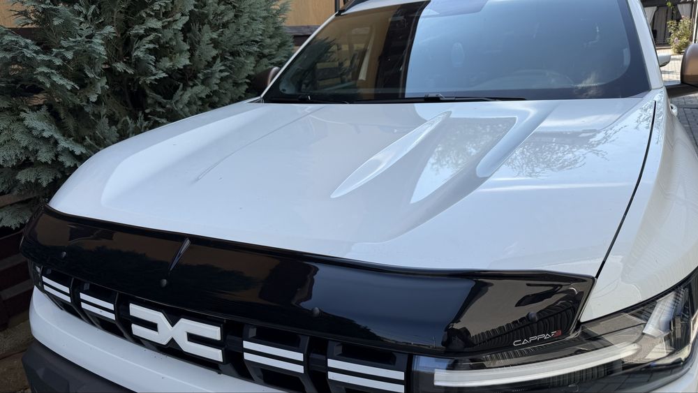 Vand deflector aer capota Duster3