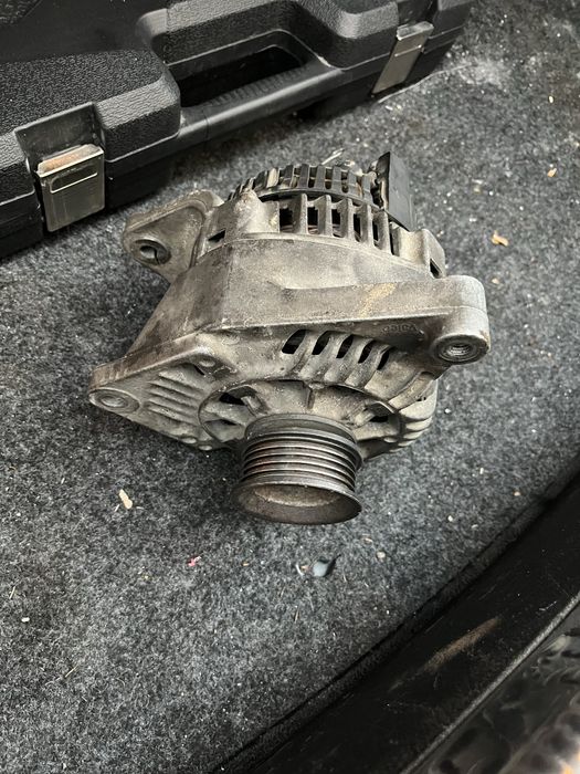 Продам генератор на passat