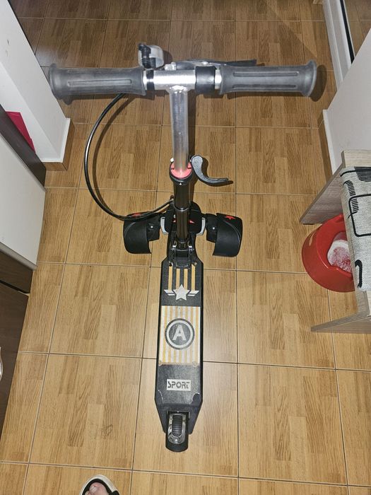 Vând bicicleta + trotineta copii