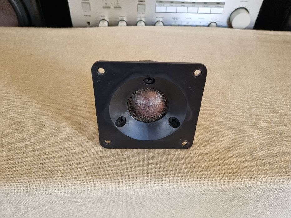 Difuzor Medii Isophon 1 bucata. 5 ohms, 40 watts, 11,2 cm. Perfecta stare