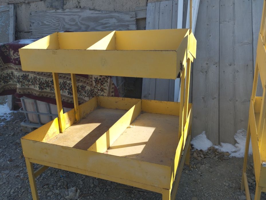 Прилавки для овощного магазина металические