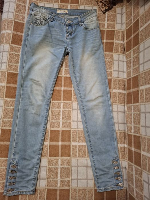 Джинсы в очень хорошем состоянии